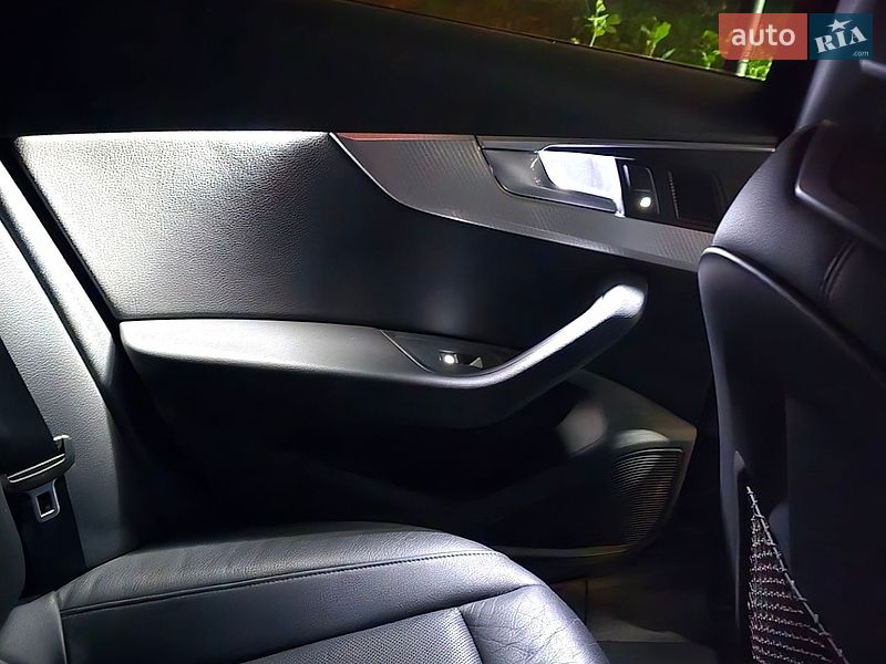 Седан Audi A4 2016 в Хмельницком
