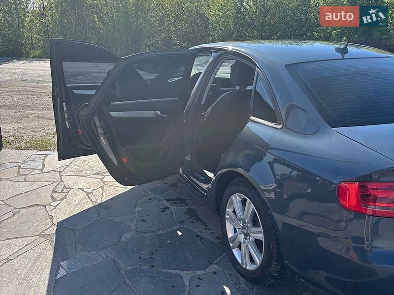 Седан Audi A4 2011 в Фастове