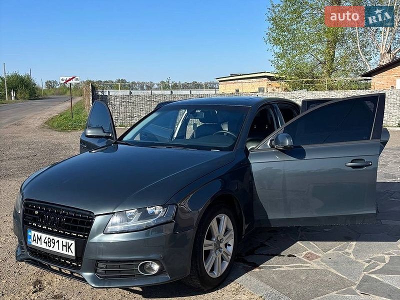Седан Audi A4 2011 в Фастове