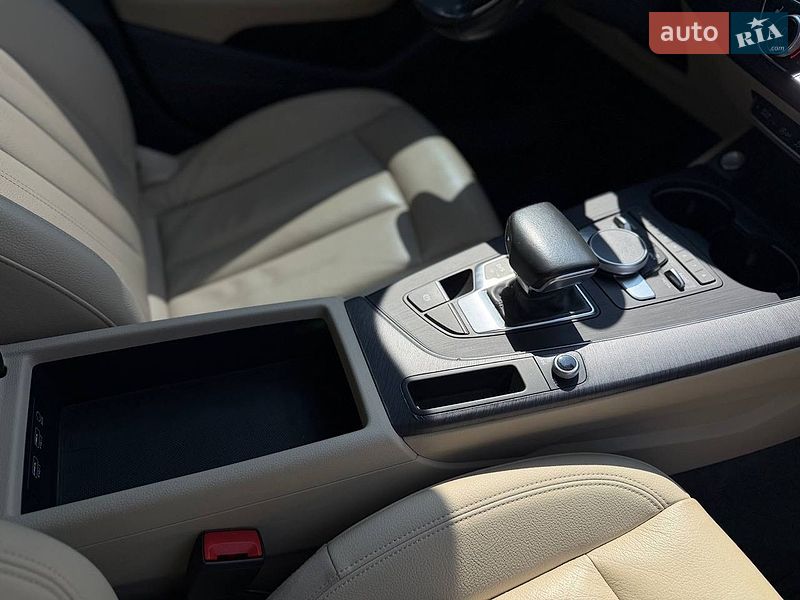 Седан Audi A4 2016 в Львове