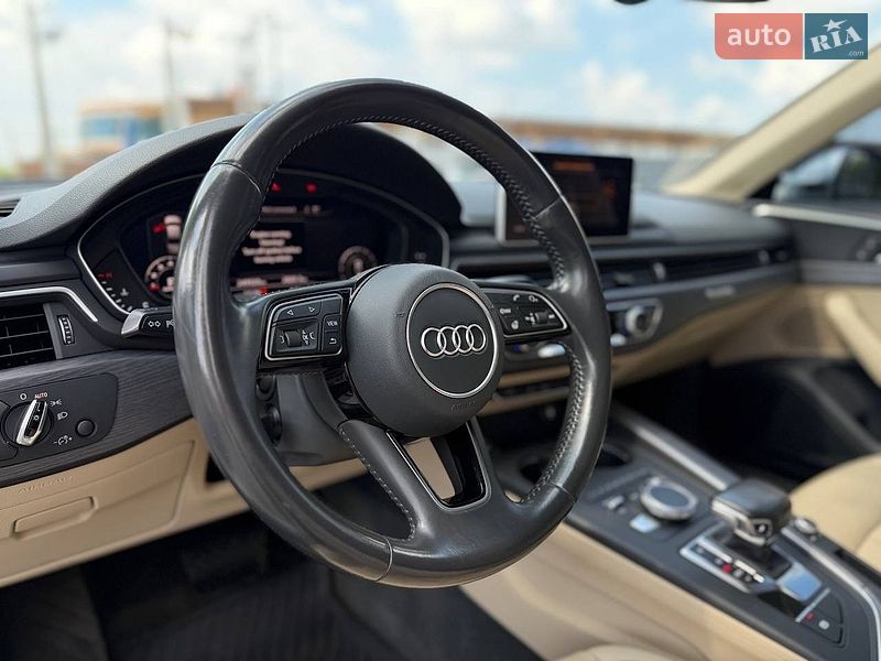 Седан Audi A4 2016 в Львове