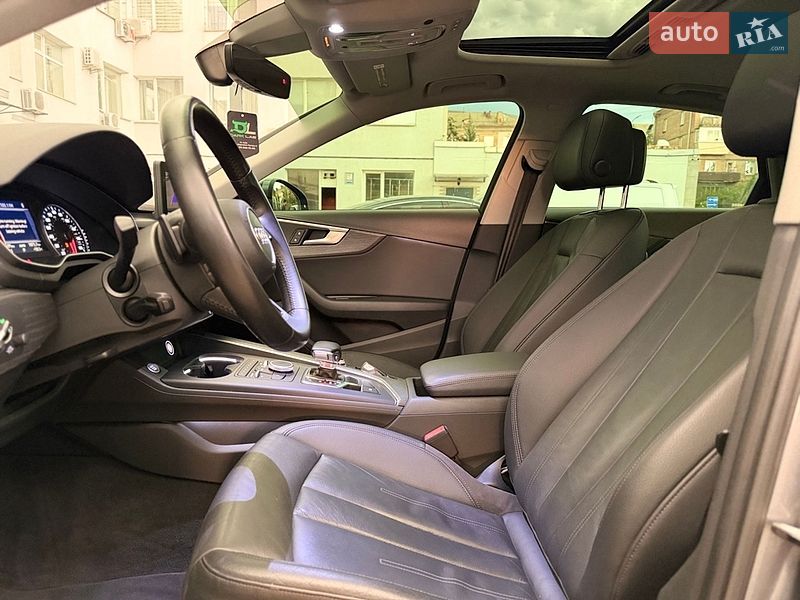 Седан Audi A4 2016 в Киеве