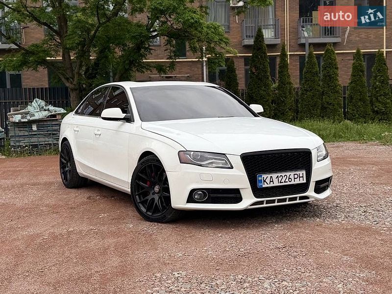 Седан Audi A4 2011 в Ирпене