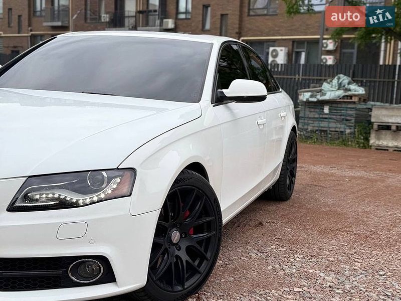 Седан Audi A4 2011 в Ирпене