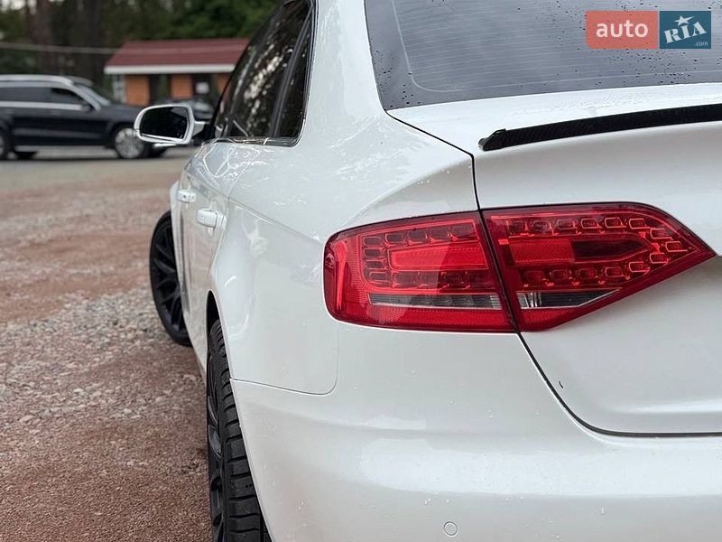 Седан Audi A4 2011 в Ирпене