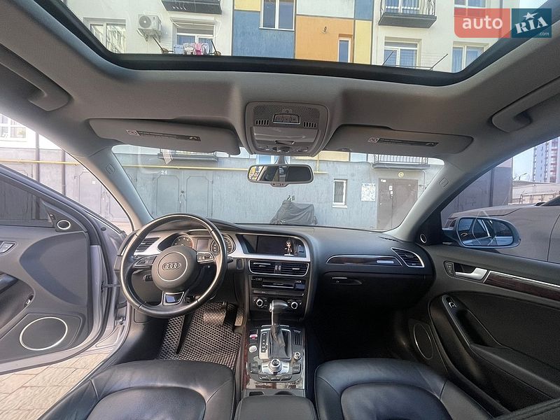 Седан Audi A4 2015 в Ивано-Франковске