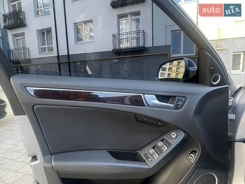 Седан Audi A4 2015 в Ивано-Франковске