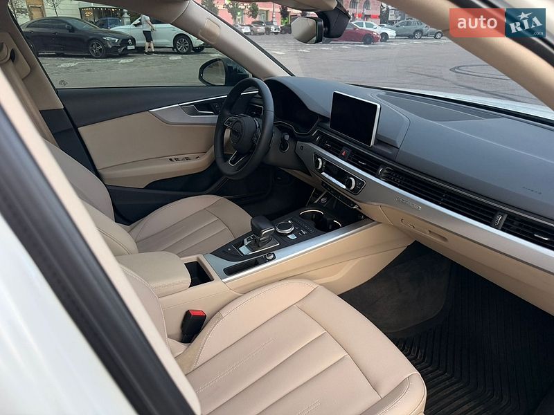 Седан Audi A4 2016 в Харькове