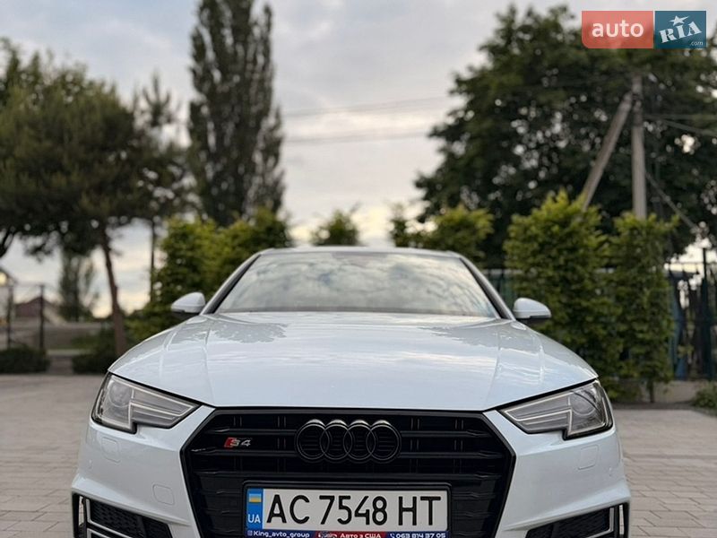 Седан Audi A4 2016 в Луцке
