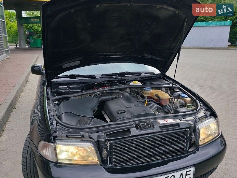 Універсал Audi A4 1998 в Калуші