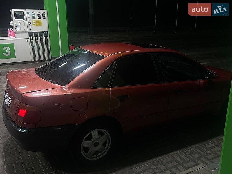 Седан Audi A4 1996 в Борисполе