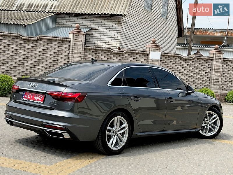 Седан Audi A4 2023 в Вінниці