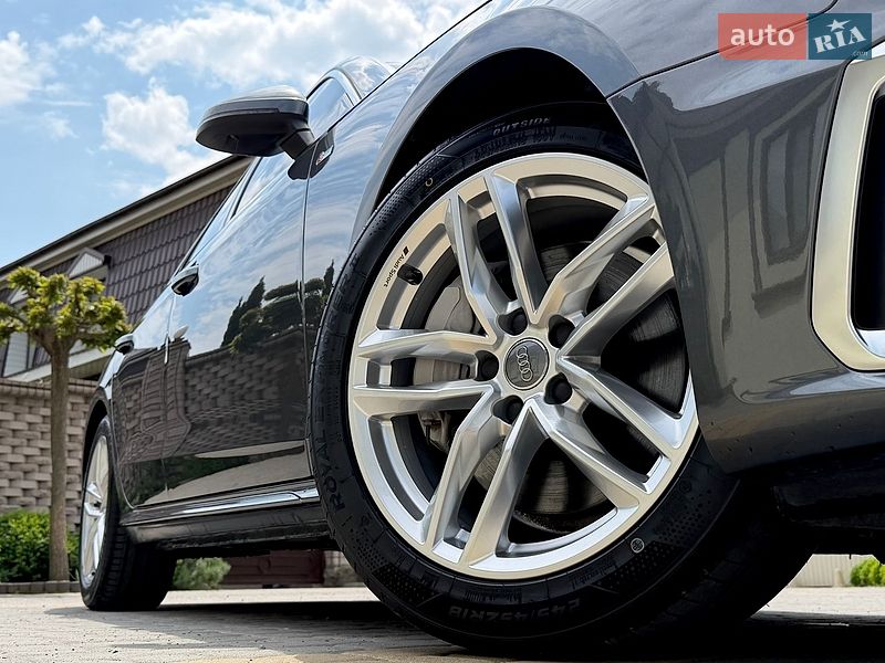 Седан Audi A4 2023 в Вінниці