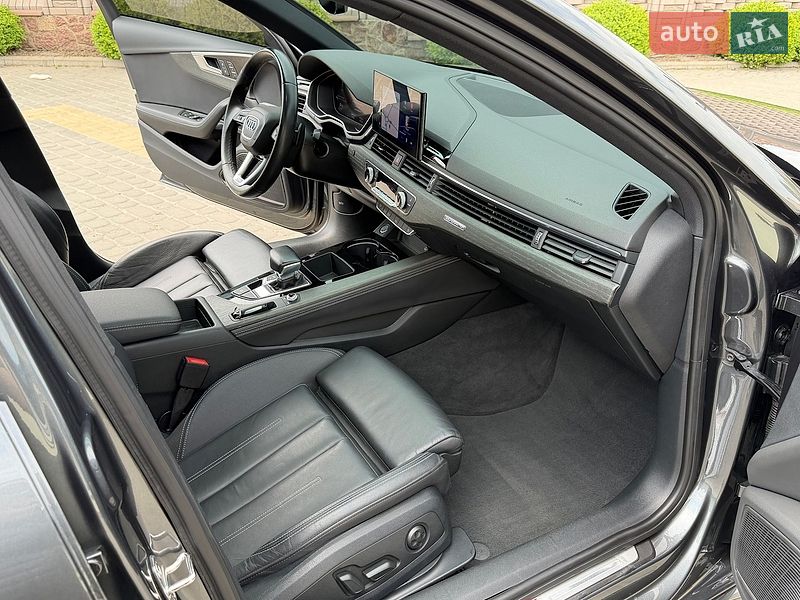 Седан Audi A4 2023 в Вінниці