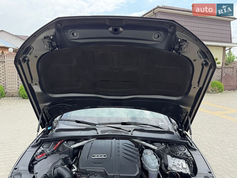 Седан Audi A4 2023 в Вінниці