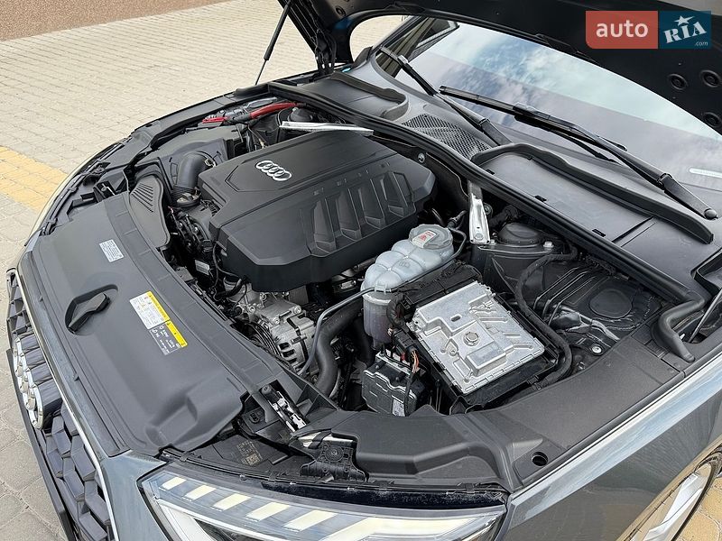 Седан Audi A4 2023 в Вінниці