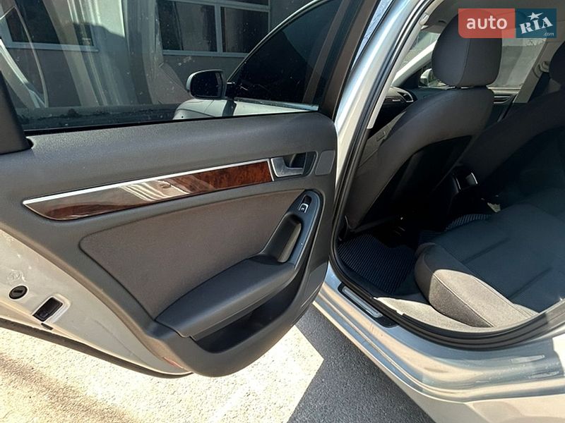 Седан Audi A4 2013 в Киеве