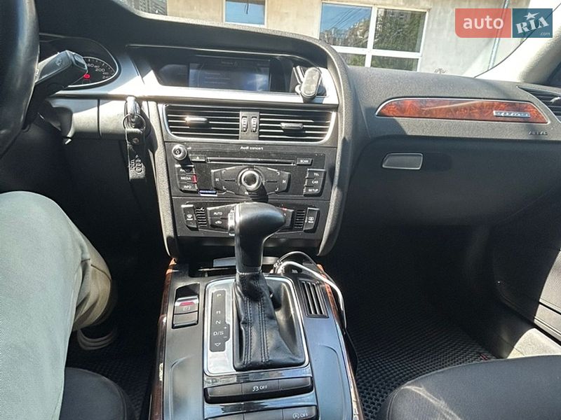 Седан Audi A4 2013 в Киеве