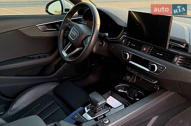Седан Audi A4 2022 в Дніпрі