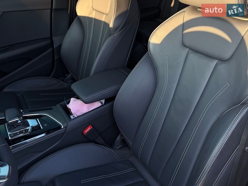 Седан Audi A4 2022 в Дніпрі