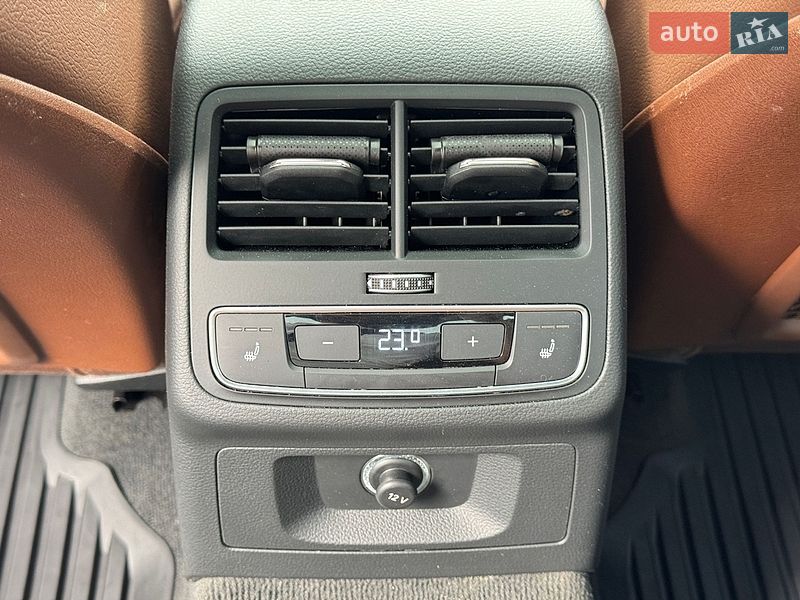 Седан Audi A4 2018 в Ровно