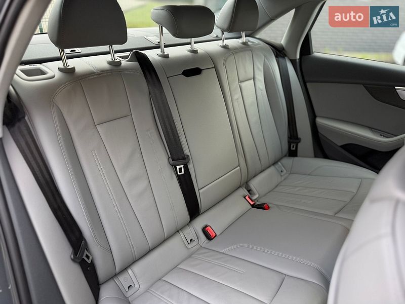 Седан Audi A4 2019 в Черновцах