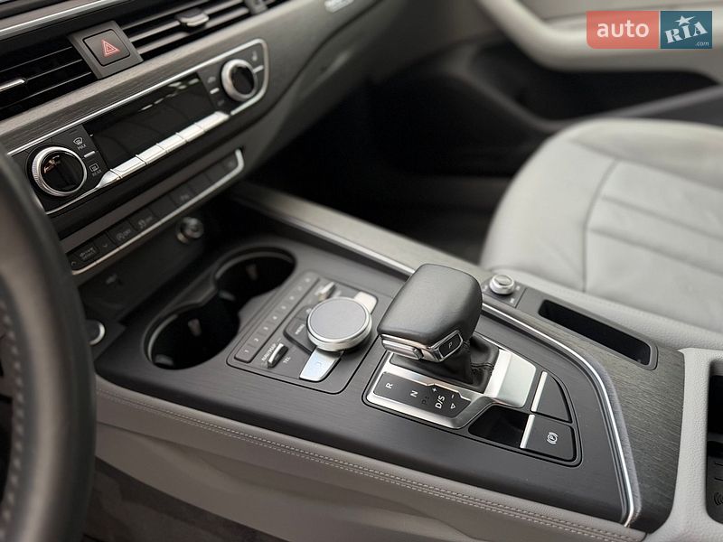 Седан Audi A4 2019 в Черновцах