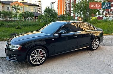 Седан Audi A4 2014 в Ивано-Франковске