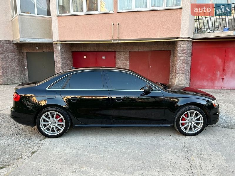 Седан Audi A4 2014 в Ивано-Франковске