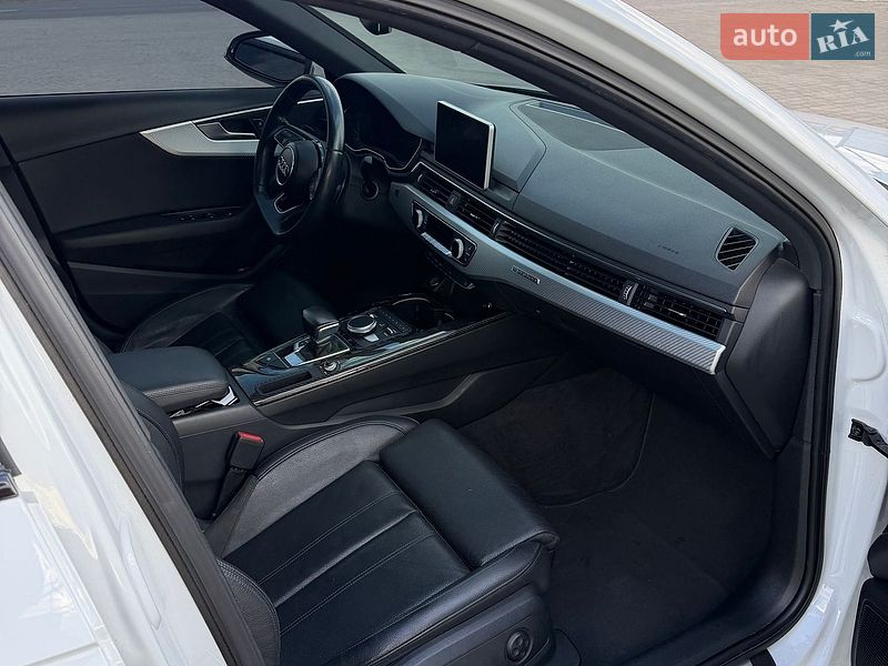 Седан Audi A4 2016 в Одессе
