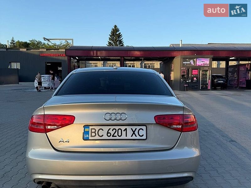 Седан Audi A4 2013 в Львові