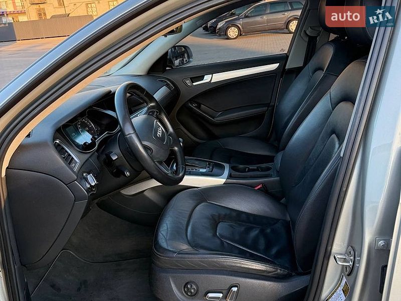 Седан Audi A4 2013 в Львові