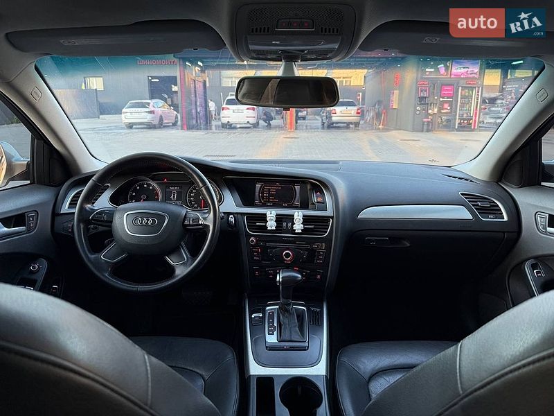 Седан Audi A4 2013 в Львові