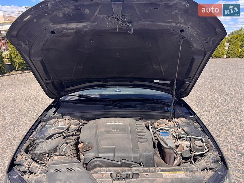 Седан Audi A4 2011 в Жовкве