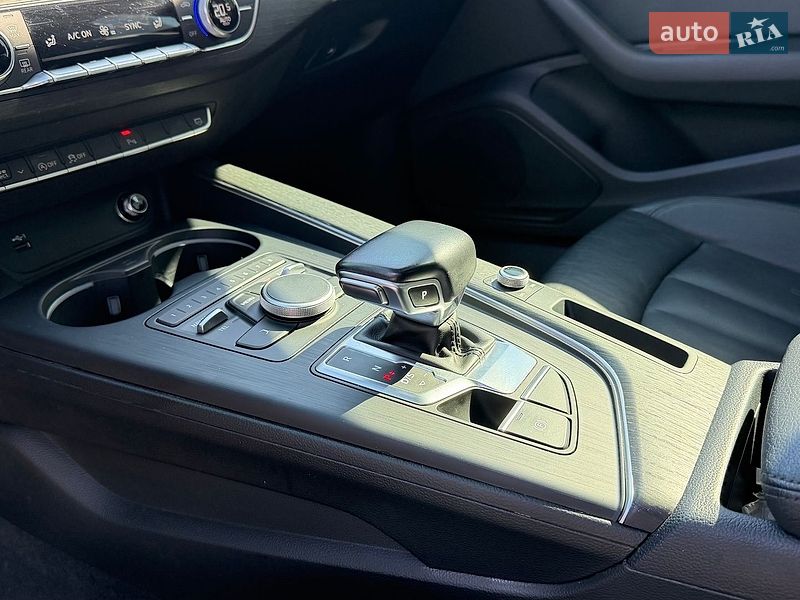 Седан Audi A4 2019 в Киеве