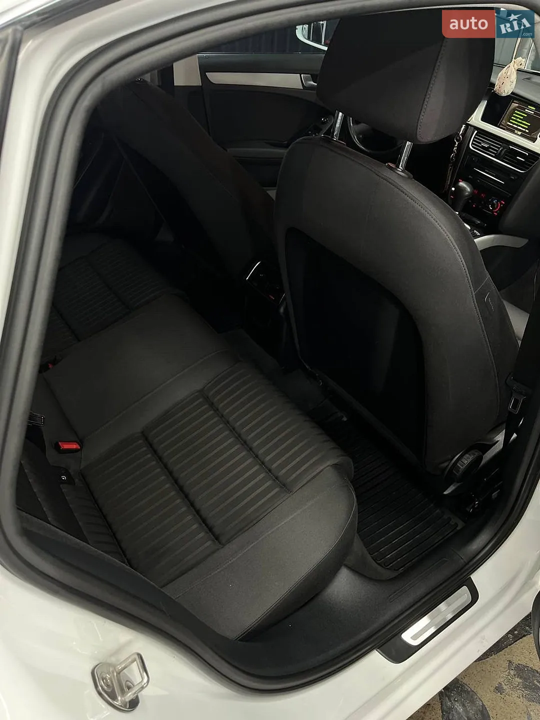2010 Audi A4 - мініатюра 21