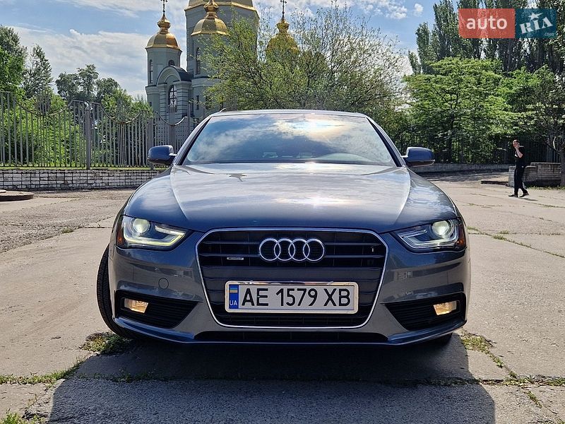 Седан Audi A4 2012 в Дніпрі