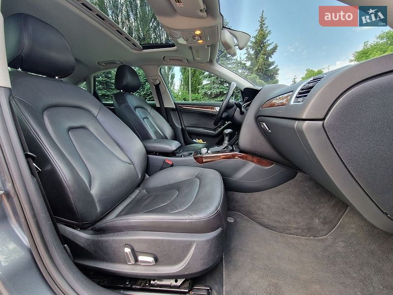 Седан Audi A4 2012 в Дніпрі