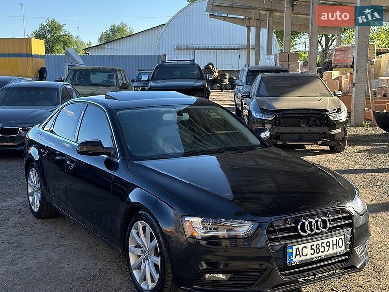 Седан Audi A4 2012 в Луцьку