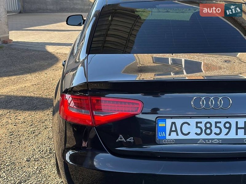 Седан Audi A4 2012 в Луцьку