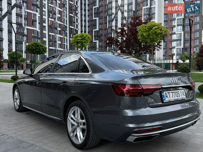 Седан Audi A4 2020 в Івано-Франківську