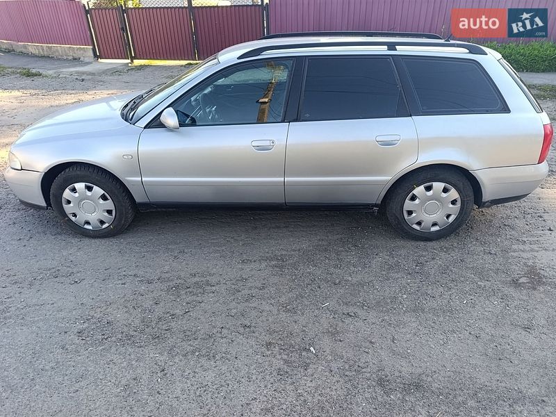 Універсал Audi A4 1999 в Бару