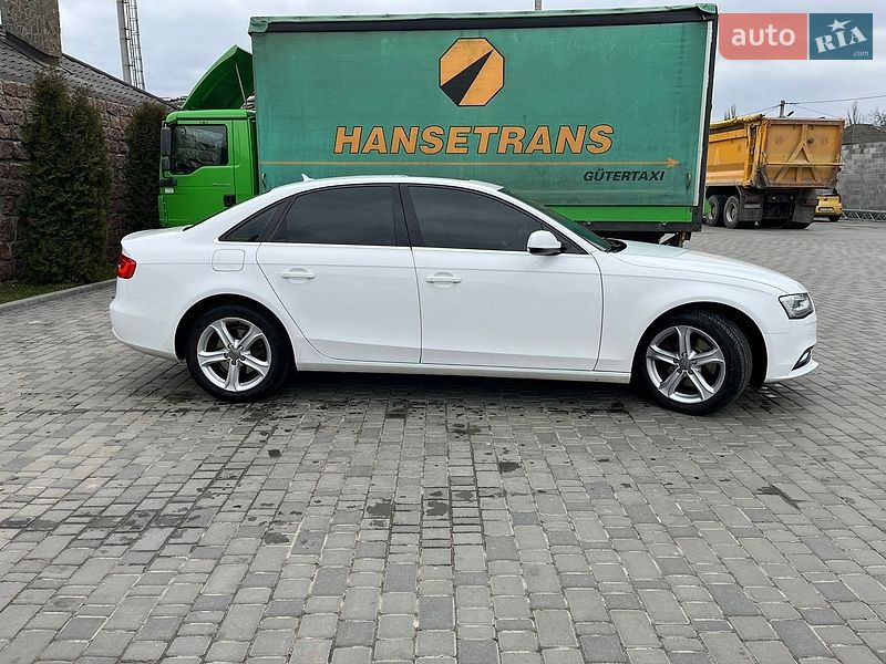 Седан Audi A4 2014 в Кропивницькому