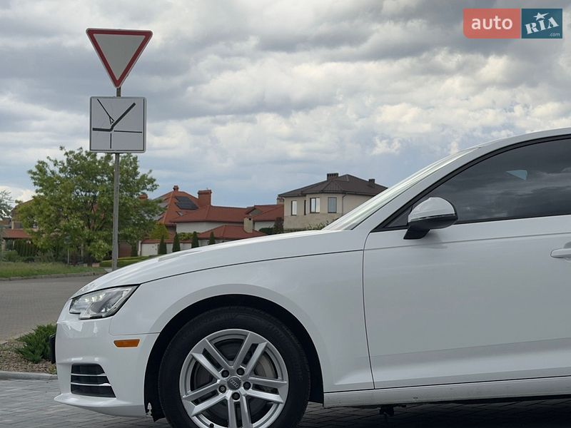 Седан Audi A4 2017 в Одесі