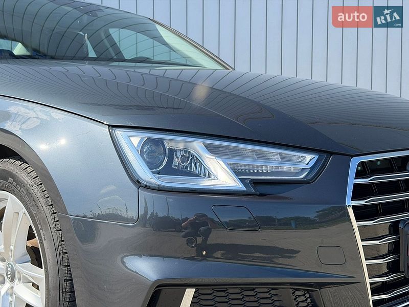 Седан Audi A4 2016 в Черновцах