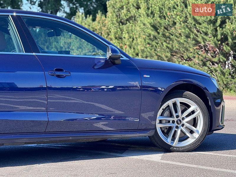 Седан Audi A4 2020 в Києві