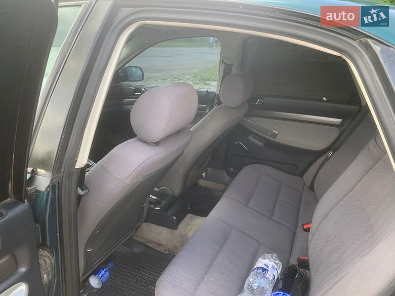 Седан Audi A4 1996 в Надвірній