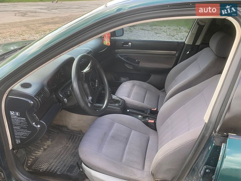 Седан Audi A4 1996 в Надвірній
