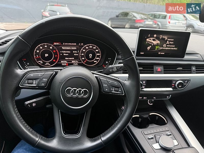 Седан Audi A4 2018 в Киеве