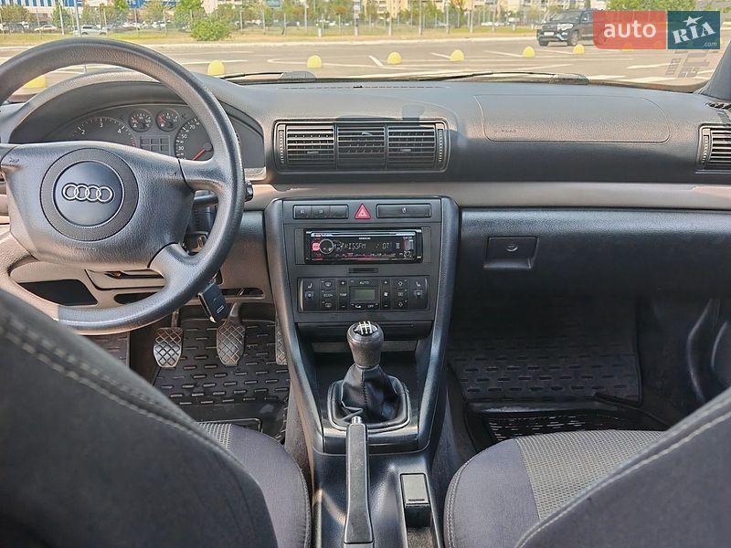 Седан Audi A4 1999 в Києві